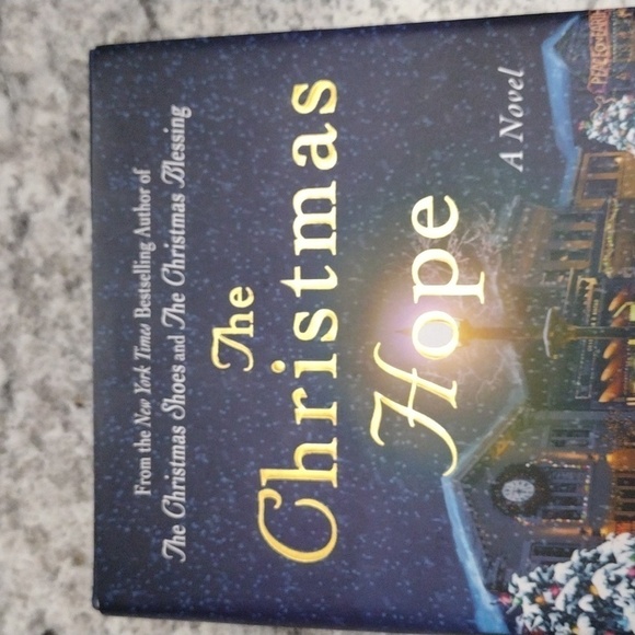 Donna VanLiere Christmas Bundle - Picture 2 of 16